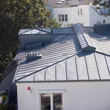 Flachdach, geneigtes Dach